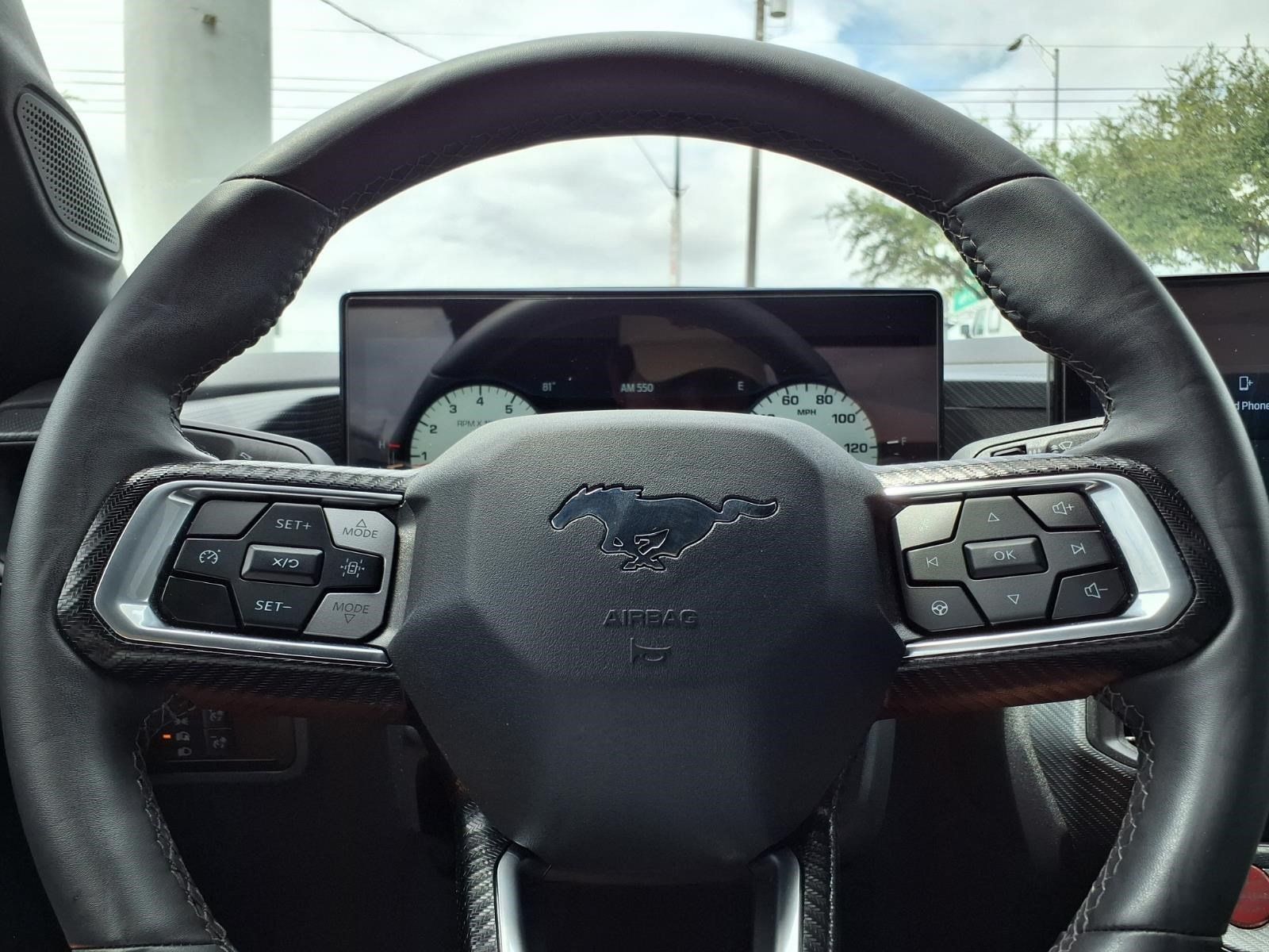 Used 2025 Ford Mustang Coupe RWD image 25