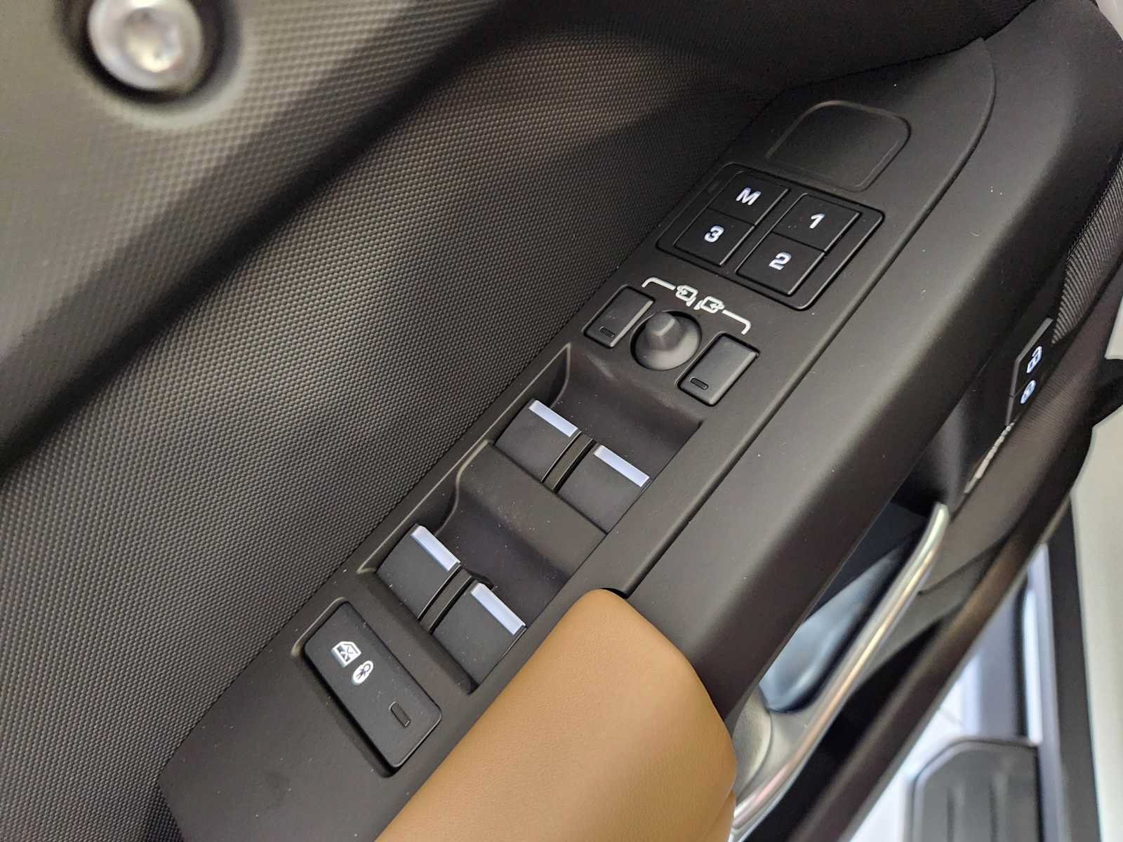 New 2026 Land Rover Defender 130 S AWD/4WD image 23