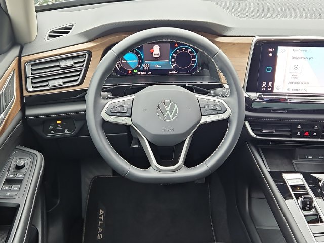 Used 2024 Volkswagen Atlas SE AWD/4WD image 9