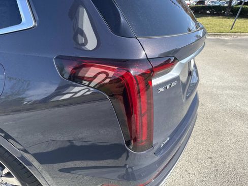Used 2025 Cadillac XT6 Premium Luxury image 11