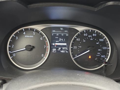 Used 2025 Nissan Versa S w/ Trunk Package FWD image 16
