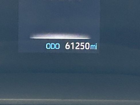 Used 2022 Toyota Sienna XLE image 26