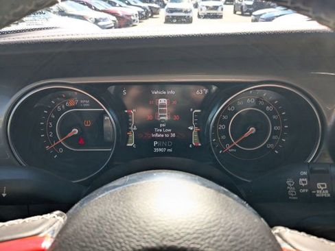 Used 2022 Jeep Wrangler Unlimited Sahara image 25