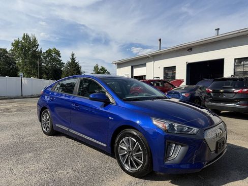 Used 2020 Hyundai Ioniq SE FWD image 5
