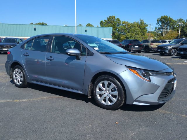 Used 2026 Toyota Corolla LE FWD image 2