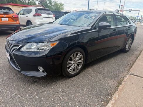 Used 2015 Lexus ES 350 w/ Premium Package FWD image 3