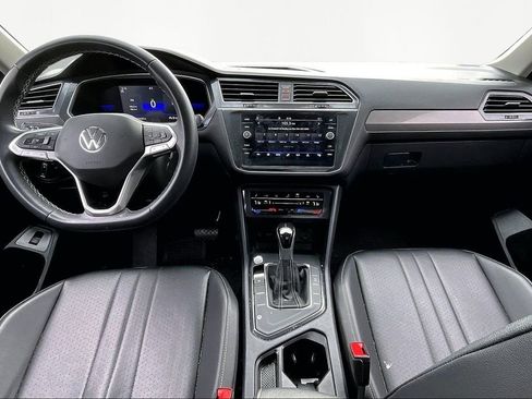 Used 2022 Volkswagen Tiguan SE image 7
