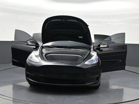 Used 2023 Tesla Model Y Long Range AWD/4WD image 35