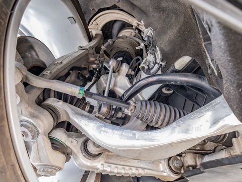 Used 2023 Land Rover Range Rover Long Wheelbase SE image 12