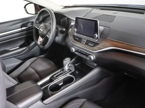 Used 2023 Nissan Altima 2.5 SV FWD image 24