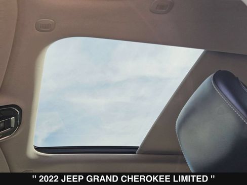Used 2022 Jeep Grand Cherokee Limited AWD/4WD image 36