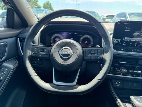 Certified 2023 Nissan Rogue Platinum w/ Platinum Premium Package FWD image 14