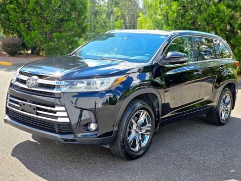 Used 2019 Toyota Highlander Limited Platinum AWD/4WD image 3