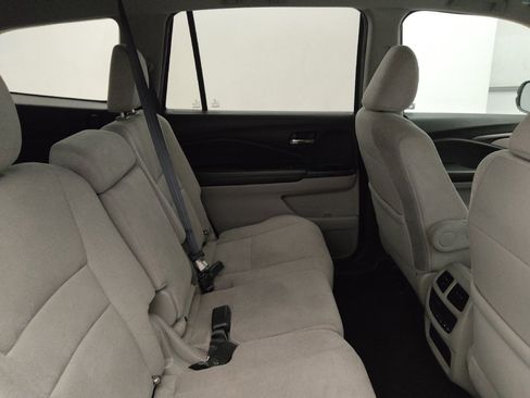 Used 2020 Honda Pilot EX image 19
