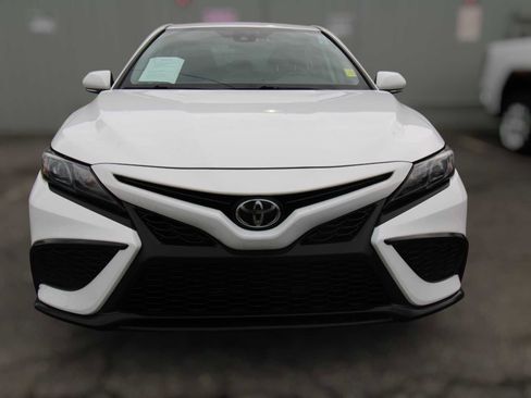 Used 2023 Toyota Camry SE image 18