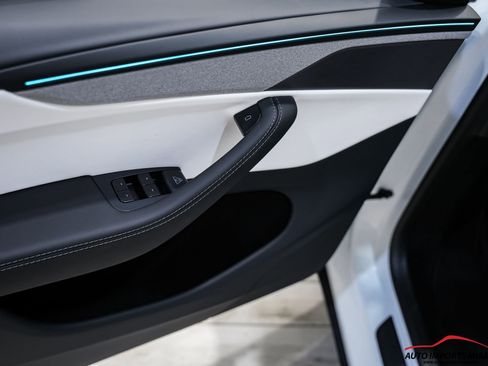 Used 2026 Tesla Model Y Long Range RWD image 39