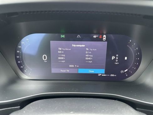 New 2026 Volvo XC40 B5 Plus w/ Climate Package AWD/4WD image 18