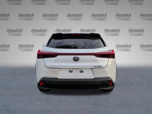 Used 2019 Lexus UX 200 image 8