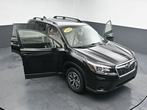 Used 2020 Subaru Forester Premium image 34