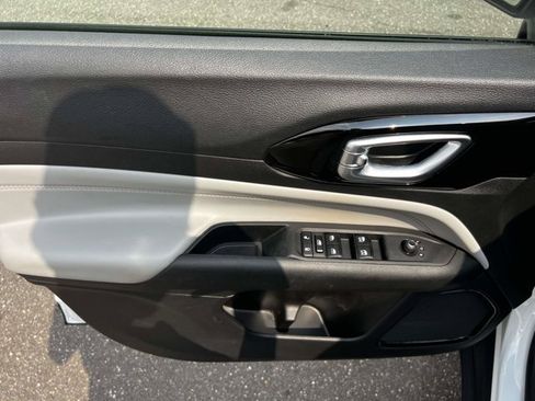 Used 2023 Jeep Compass Limited AWD/4WD image 15