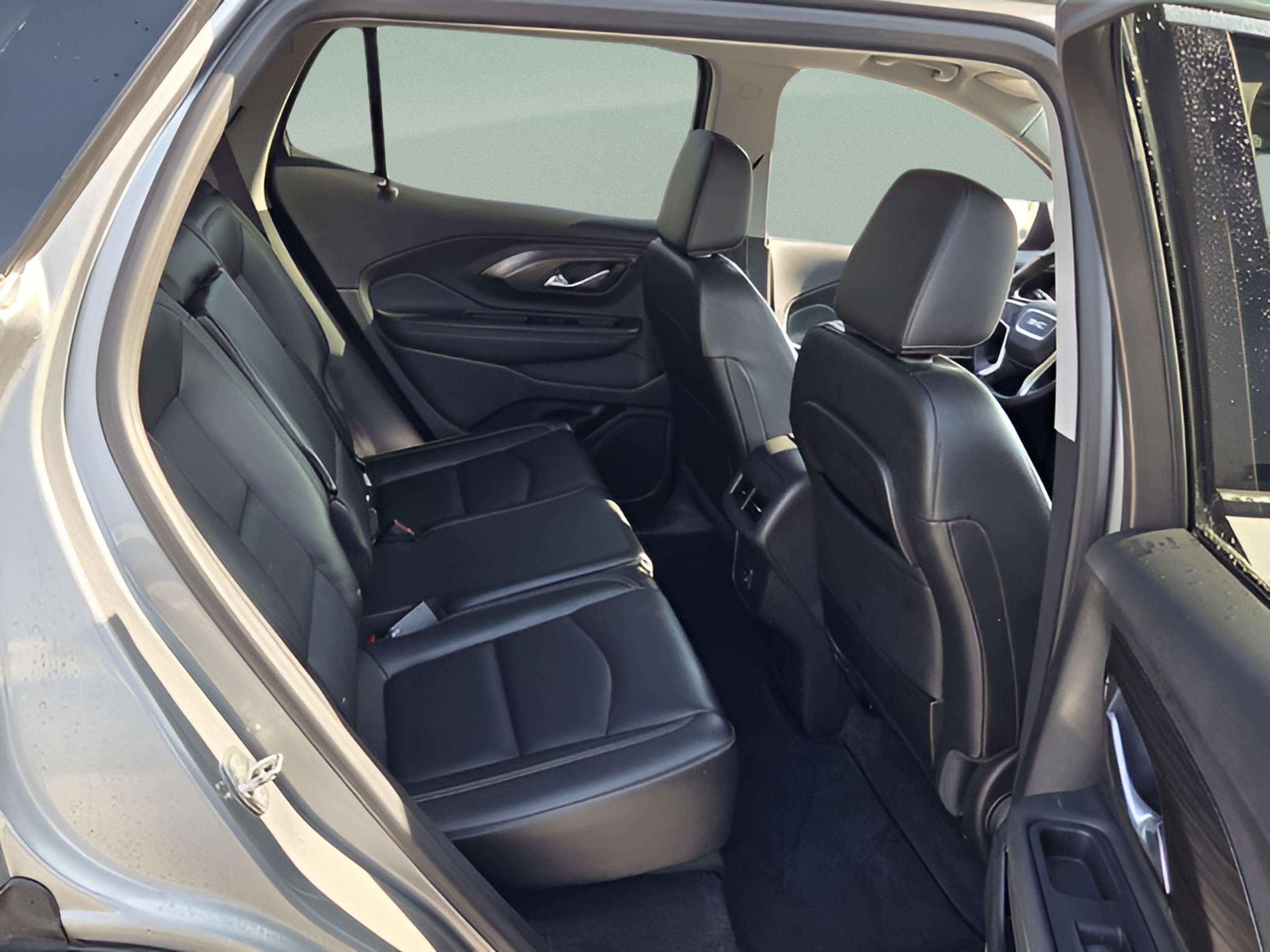 Used 2024 GMC Terrain SLT AWD/4WD image 14