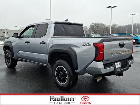 Certified 2025 Toyota Tacoma TRD Off-Road image 4