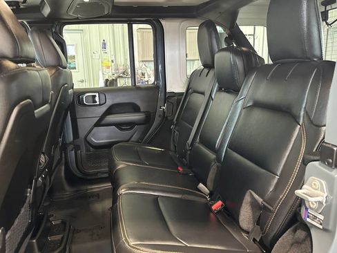 Used 2026 Jeep Wrangler Unlimited Sahara AWD/4WD image 23