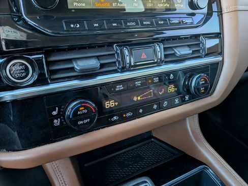 Used 2023 Nissan Pathfinder Platinum image 7