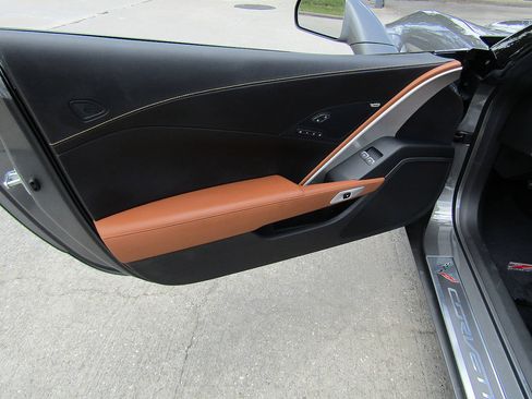 Used 2016 Chevrolet Corvette Z06 w/ 3LZ Preferred Equipment Group RWD image 11