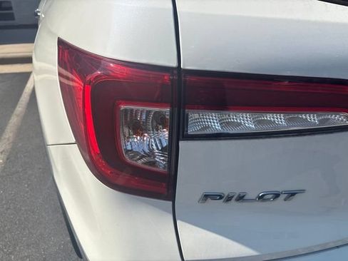 Used 2019 Honda Pilot Touring image 8