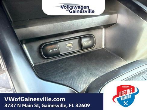 Used 2025 Kia Soul LX w/ LX Technology Package FWD image 27
