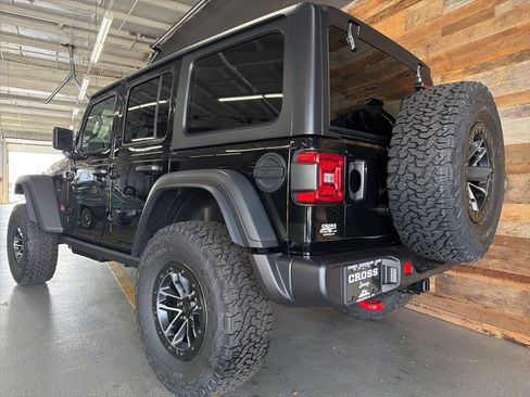 New 2026 Jeep Wrangler Unlimited Rubicon w/ Xtreme 35 Tire Package AWD/4WD image 24