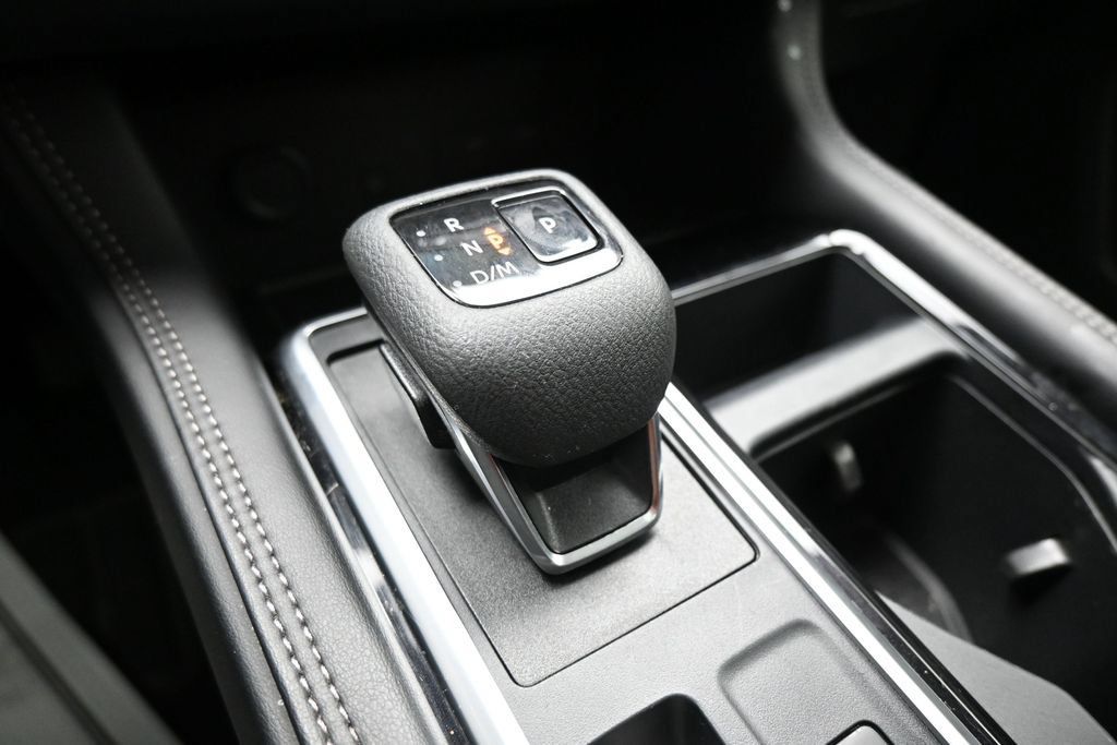 Used 2024 Nissan Pathfinder Platinum AWD/4WD image 25