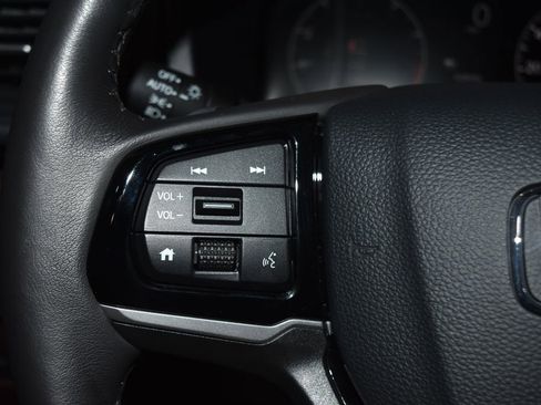 Used 2025 Honda Odyssey Elite image 9