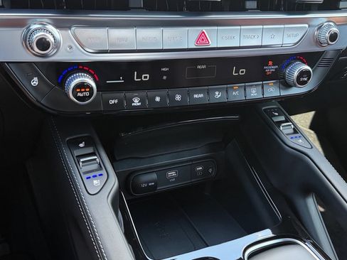 Used 2025 Kia Telluride SX Prestige AWD/4WD image 27