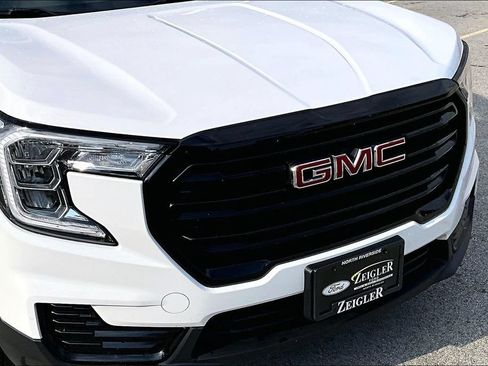 Used 2024 GMC Terrain SLE w/ Elevation Edition FWD image 29