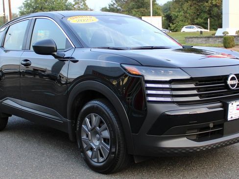 Certified 2025 Nissan Kicks S image 4