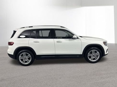 Used 2022 Mercedes-Benz GLB 250 4MATIC image 35
