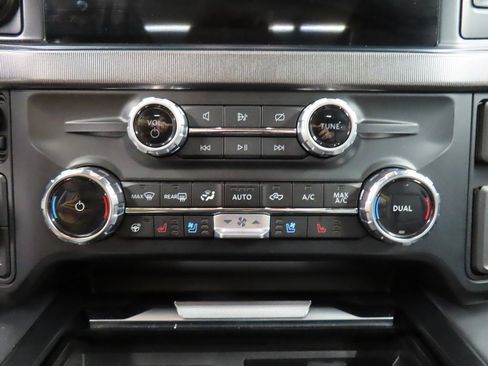 Used 2024 Ford F250 Platinum image 52