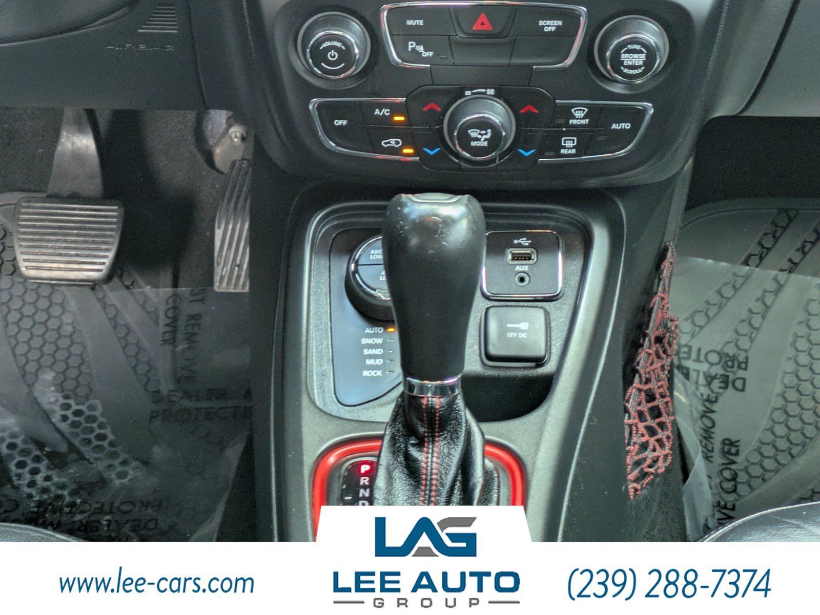 Used 2017 Jeep Compass Trailhawk w/ Leather Interior Group AWD/4WD image 16
