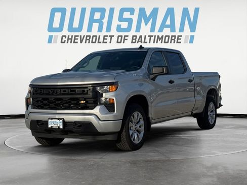 Used 2022 Chevrolet Silverado 1500 Custom image 2