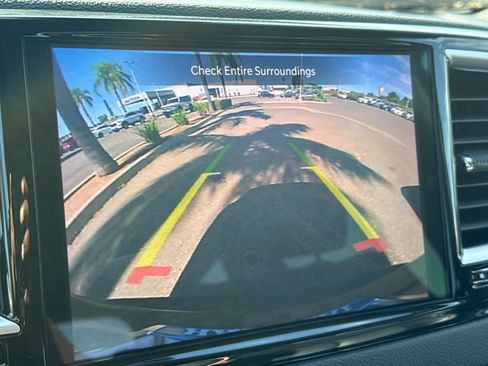 Used 2024 Chrysler Pacifica Touring-L FWD image 19