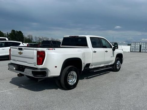 Certified 2024 Chevrolet Silverado 3500 LTZ w/ LTZ Convenience Package AWD/4WD image 3