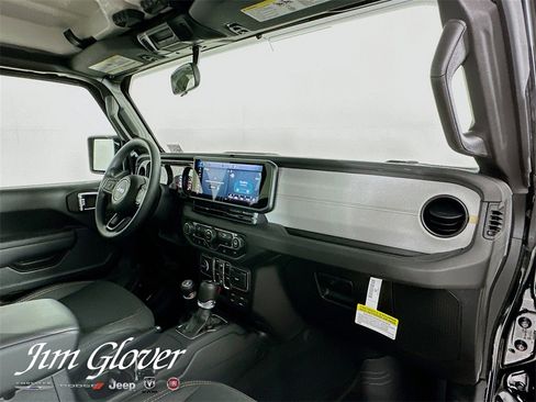 New 2025 Jeep Gladiator Sport image 18