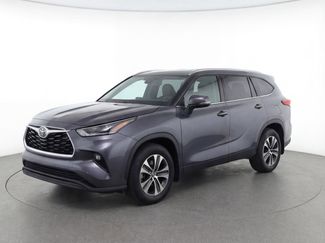 Used 2020 Toyota Highlander XLE video 1