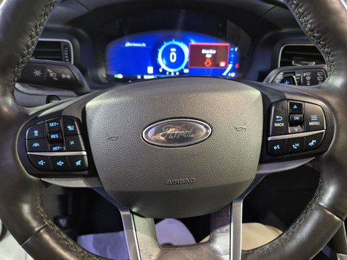 Certified 2020 Ford Explorer Platinum w/ Premium Technology Package image 22