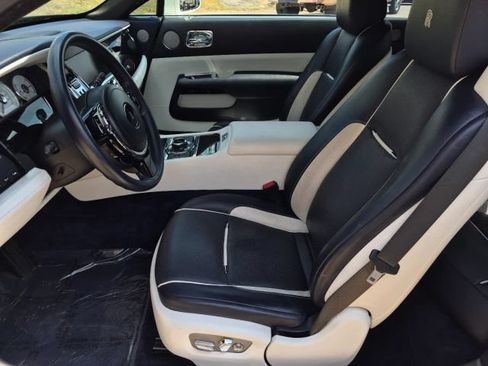Used 2017 Rolls-Royce Wraith RWD image 8