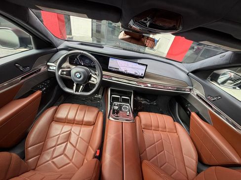 Used 2023 BMW 760i xDrive w/ Luxury Rear Seating Package AWD/4WD image 24