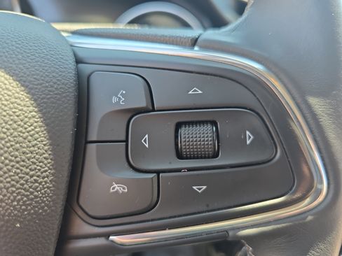 Used 2023 Buick Encore GX Select w/ Sport Touring Package FWD image 18