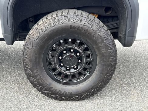 Certified 2024 GMC Sierra 2500 AT4X w/ AT4X AEV Edition image 20